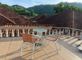 Kathu Home with Mountain View, hotel in Kathu