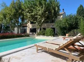 Studio attenant à Mas Provençal avec piscine