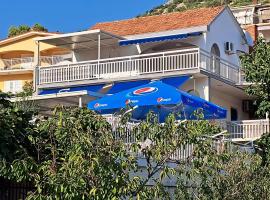 Jelaska Apartment, готель у Маріні