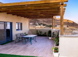 Magnificent dead-sea view，Ovnat的有停車位的飯店