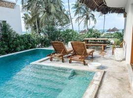 Villa Upendo with pool, Zanzibar, huvila kohteessa Pingwe