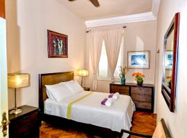 Large Three Bedroom, Center of Old Town