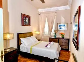 Large Three Bedroom, Center of Old Town