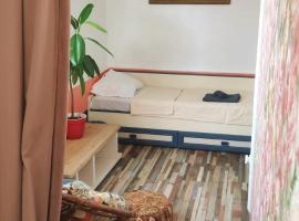 Inessa center budget room, hostel em Chişinău