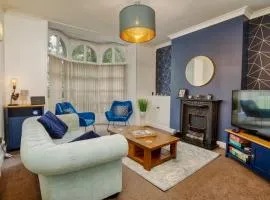Pass the Keys 2 Bed Flat in Old School House