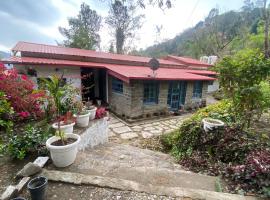 The Vergomont - A heritage homestay near Nainital, B&B i Nainital