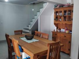 Hospedagem Caconde Ar condicionado - Wi-fi - Garagem, casa o chalet en Caconde