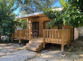 Lodges & Nature - 71, hotel em Avignon