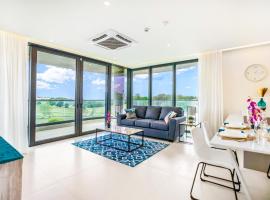 Luxury Oceanview 1BR on beach, feriebolig i Cupecoy