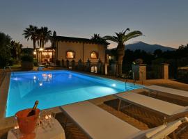 VILLA BIDDIZZA, vacation home in Acireale