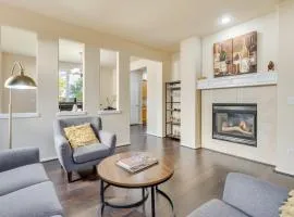 Bothell Retreat Home Gym, Fireplace and More!