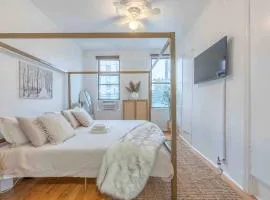 25 Percent OFF Spring Special Book Cozy King Bed Now!