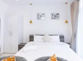 Luxurious Studio @Embassy Gardens