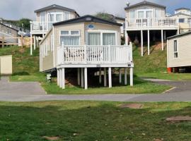 Devon cliffs haven sandy bay exmouth 3 bed, hotel na may jacuzzi sa Budleigh Salterton