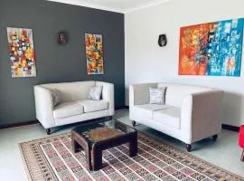 Kololo 3BR with Garden, 500m to Acacia Mall