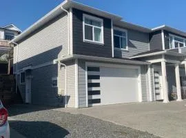 Modern 2BR Guest House in North Nanaimo