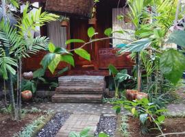 Buratwangi Joglo House, hotel with parking in Kerobokan