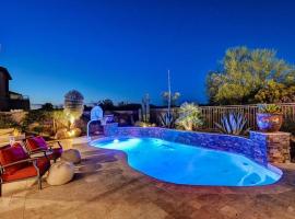 Gorgeous Resort Home -Right off the back nine!, hotel in Cave Creek