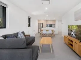 Embark Luxe 2BR 2Bath Apartment in Lynham 1 Secure Carpark Wifi Canberra