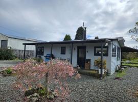 Marg's on the Corner, holiday home in Kumara