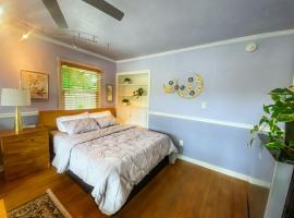 Private House in Sacramento. Only 2mins to Freeway!, cottage di Sacramento