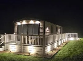 Hot Tub Lodge Cornwall - Meadow Lakes Holiday Park