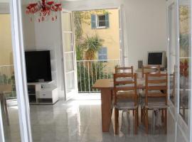 Long stay in Old town of Nice, Castle Hill, accessible hotel in Nice
