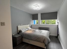 Stylish apartment for 3, albergo a Wythenshawe