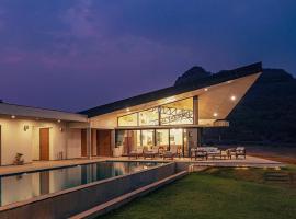 LohonoStays Villa Trisara, hotel v destinaci Lonavala