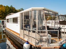 Hausboot, boat in Hennigsdorf