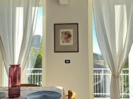 Pierina's house - Vista colline, cheap hotel in Bonnanaro