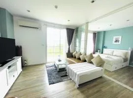 Summer Huahin 619,2 Bedroom condo,Sea View,Near Beach&Cicada,Beautiful Swimming pool