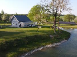 Arimaičių kaimo sodyba, kh&aacute;ch sạn c&oacute; bồn tắm n&oacute;ng ở Arimaičiai