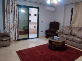 Spacious apartment with Nile view, hotel with parking in Al Ma‘şarah