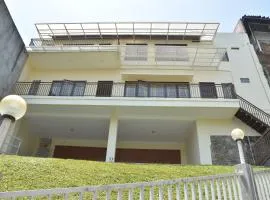 Kerinci Hill Holiday Home, Dago Golf (for families only)