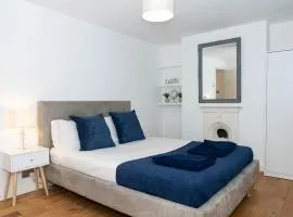 Cosy 2 Bedroom House, Sleeps up to 6 in Cheltenham near the Racecourse with free Wi-Fi