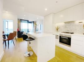 Cozy 2B2B Apartment with Free Parking & Penthouse Pool, lejlighed i Box Hill