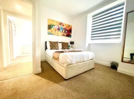 Executive apartments, nr city centre with private parking, hotel em Plymouth