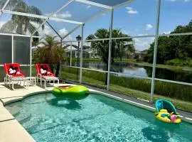 Private pool with a beautiful view overlooking the lake! Near Disney - Universal