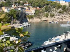 Nouveau cabanon L ilette vue mer calanque de Niolon