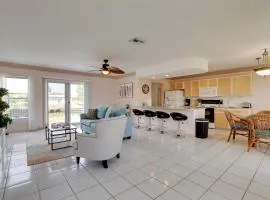 Pet-Friendly Port Charlotte Home with Canal Access!