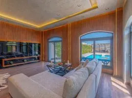 Luxury Villa with pool heated