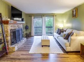 Walk to Slopes! Pet-Friendly Beech Mtn Condo
