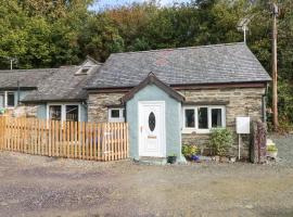 Pendre Cottage โรงแรมใกล้ Newcastle Emlyn Castle ในLlanfyrnach