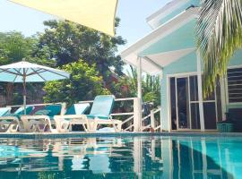 Hummingbirds Cabins, hotel v destinaci Caye Caulker
