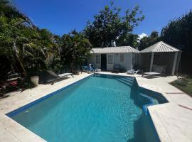 Rafeen villa- Historic villa with pool, hotel in Bridgetown