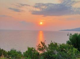 Cilento Paradise - Appartamento con terrazzo in Marina di Pisciotta, hotel in Pisciotta
