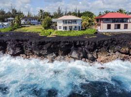 Blue Horizon Ocean Front, entire villa, hotel din Keaau