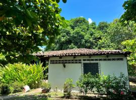 Surf City Town House, hotel in La Libertad