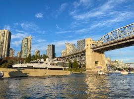 Downtown 1BR Condo at Granville Strip near English Bay, apartment in Vancouver